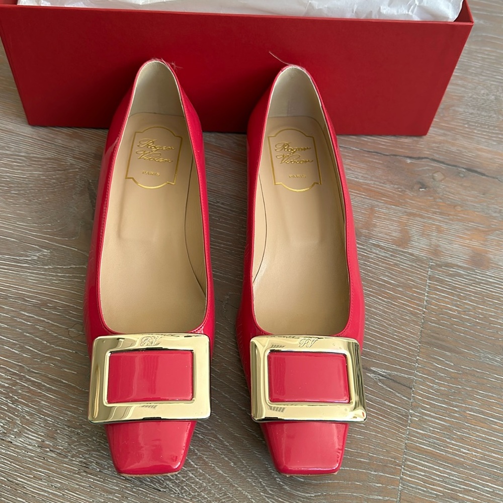 Roger Vivier T .25 kitten heel